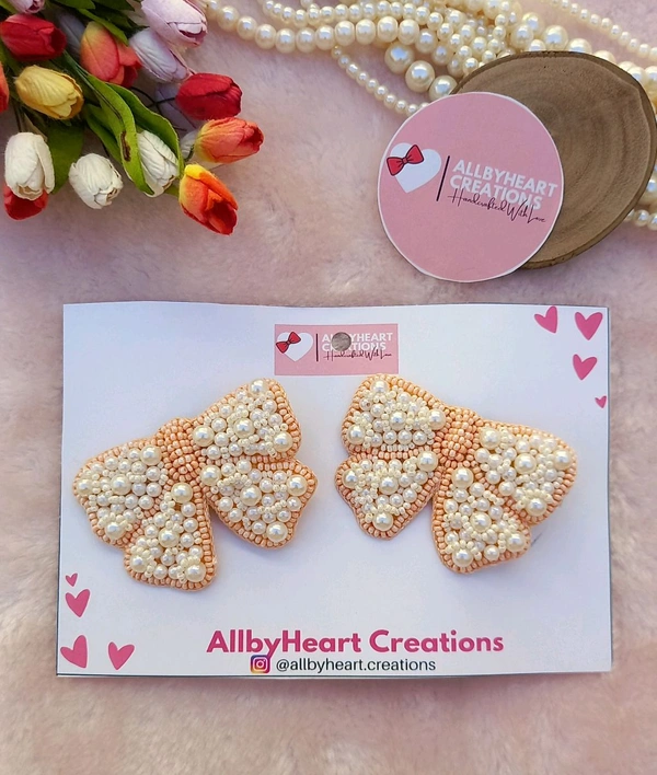 BEADED BUTTERFLY CLIPS  - Peach
