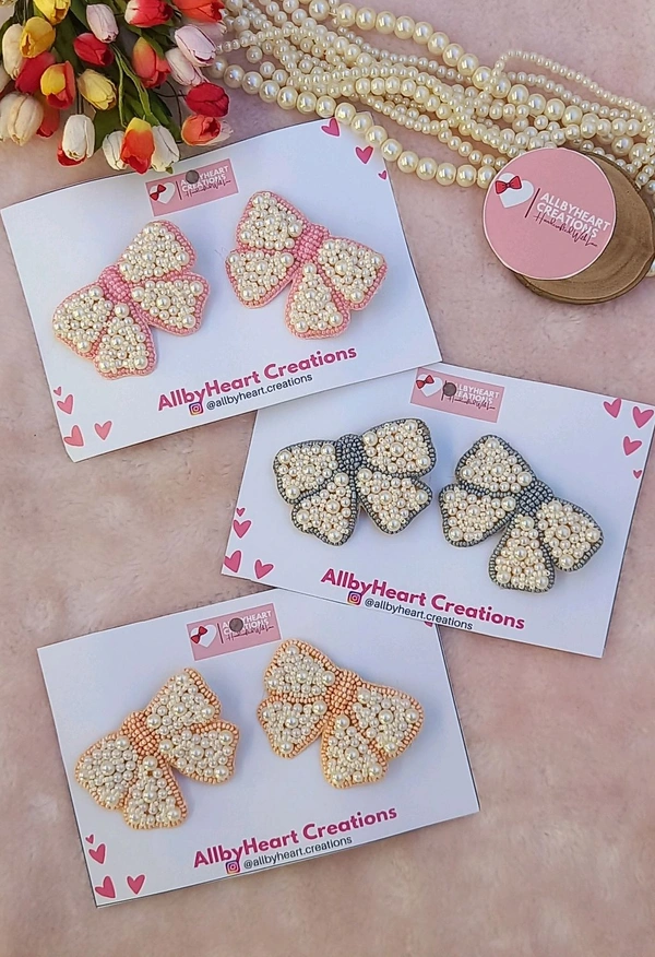 BEADED BUTTERFLY CLIPS  - Peach