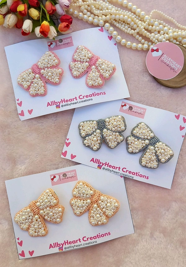 BEADED BUTTERFLY CLIPS  - Peach