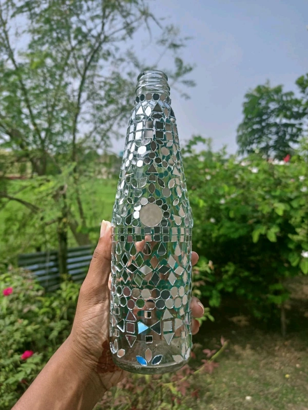 GiftHeart Lippan art on glass bottle and hand work of mirror charms for home decoration