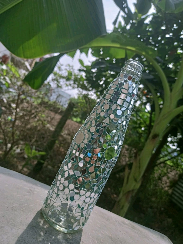 GiftHeart Lippan art on glass bottle and hand work of mirror charms for home decoration