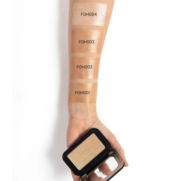 Forever52 Forever 52 Daily Life Glow on Highlighter | Warm, Radiant Glow for All Skin Tones | Long-Lasting Shine | Natural Radiance | Lightweight | Blendable | for Every Occasion | Silky and Shimmery Glowing Skin | Bornfire (FGH003)