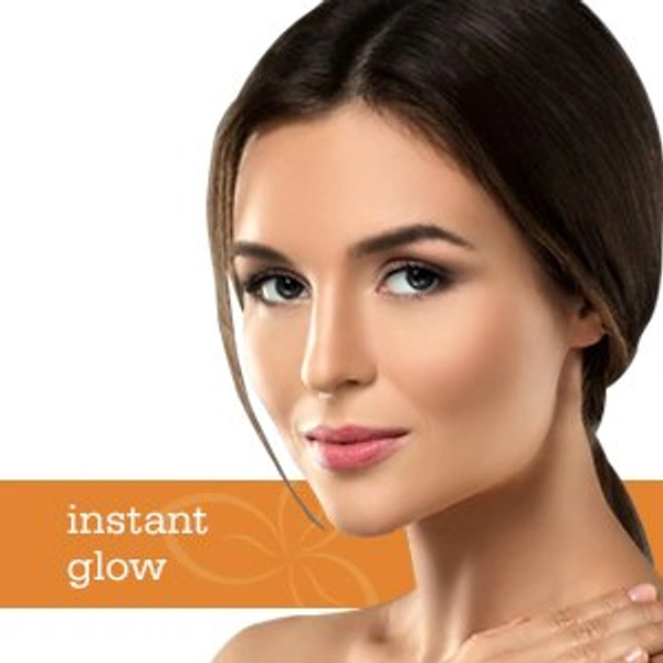 Plum Chamomile & White Tea Glow-Getter Face Mask 60gm for Glowing Skin & Calms Irritation | Fights Sun Damage & Brightens Dull Skin | Antioxidant-Rich