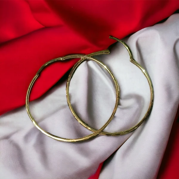 Attractive Sterling Silver Hoop Earrings for Women and GirlsBase Metal : AlloyPlating : Golden PlatedStone Type : Artificial StonesSizing : Non-AdjustableCountry of Origin : India