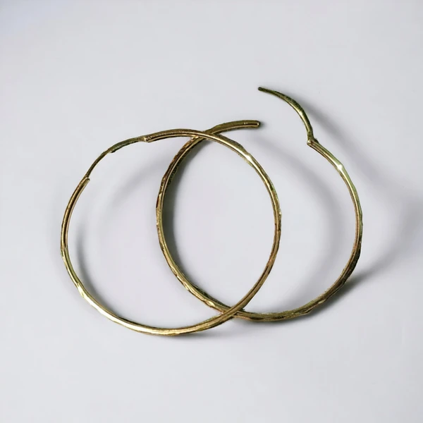 Attractive Sterling Silver Hoop Earrings for Women and GirlsBase Metal : AlloyPlating : Golden PlatedStone Type : Artificial StonesSizing : Non-AdjustableCountry of Origin : India