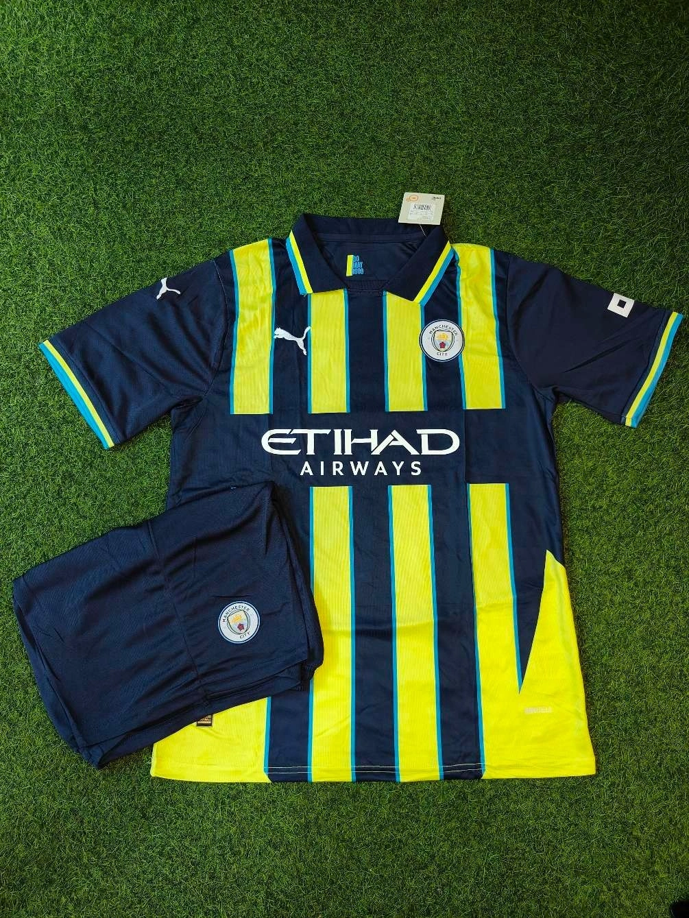 Manchester City 3rd Kit Green Colour Jersey Set