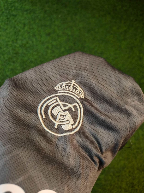 Real Madrid 3rd Kit Grey Colour Jersey Set - S