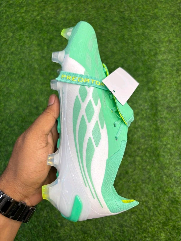 Predator Foldover Elite Next-gen Light Green FG With Lace - 9