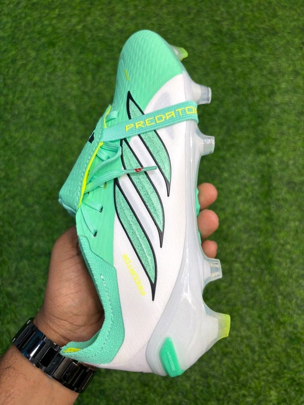 Predator Foldover Elite Next-gen Light Green FG With Lace - 3.5