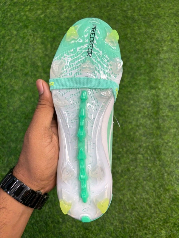 Predator Foldover Elite Next-gen Light Green FG With Lace - 3.5