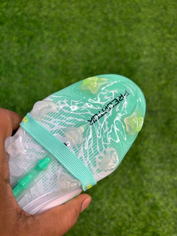 Predator Foldover Elite Next-gen Light Green FG With Lace - 3.5