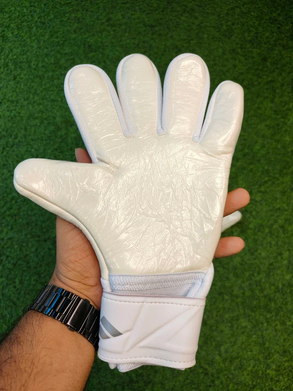 Predator White Colour Match Gloves - 8