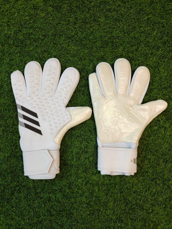 Predator White Colour Match Gloves - 8