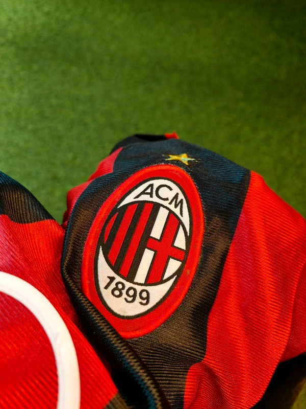 Retro AC Milan Home 1998-99 Half Sleeve - M