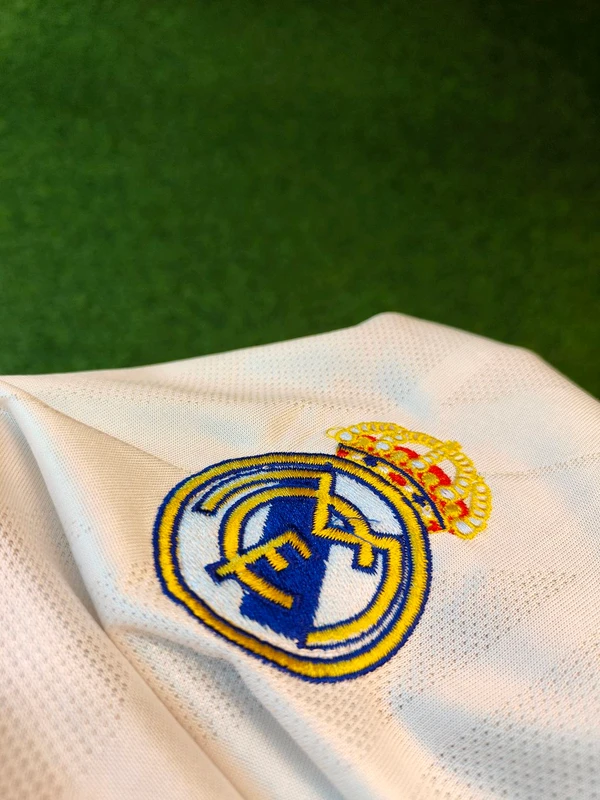 Retro Real Madrid 17/18 Home Jersey - S