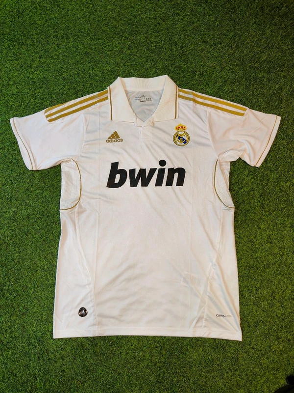 Retro Real Madrid 2011-12 Home Bwin Jersey - S