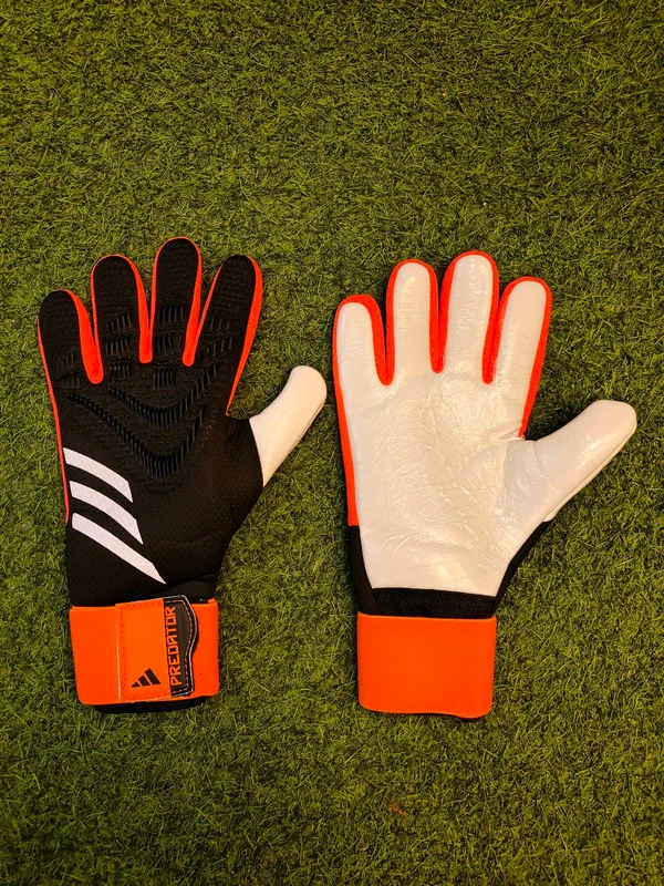 Predator Black And Orange Colour Match Gloves - 8