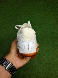 Tempo Cream And Gold Colour Low Top - 5.5