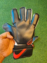 Vapor Acc Goalkeeper  White Colour Match Gloves  - 9