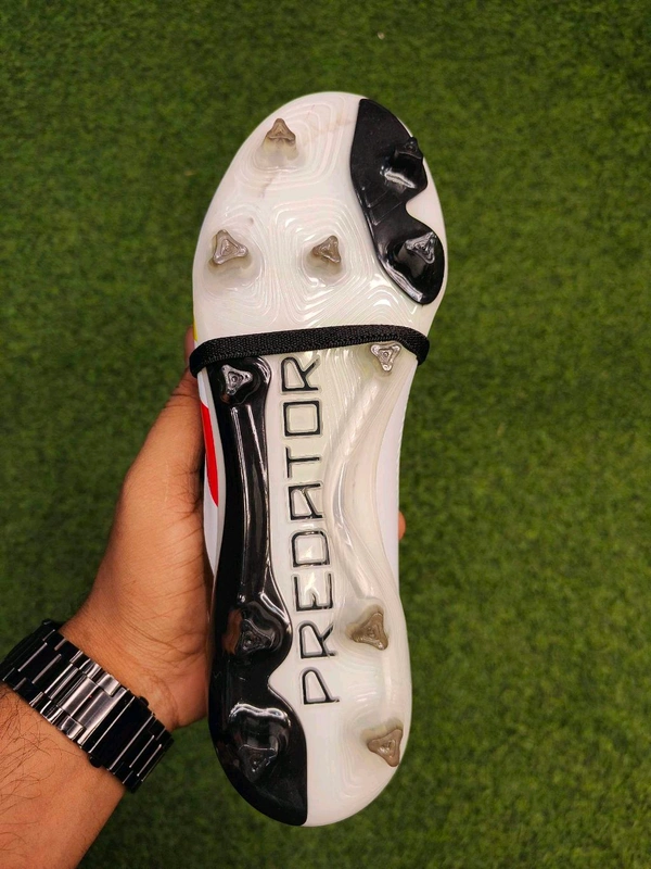 Predator White And Black Colour Foldover Tranning Boot - 7.5