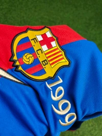 Retro Barcelona 1999-00 Home Half Sleeve  - L
