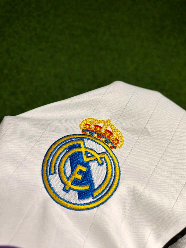 Retro Madrid 2006-07 Home Half Sleeve - M
