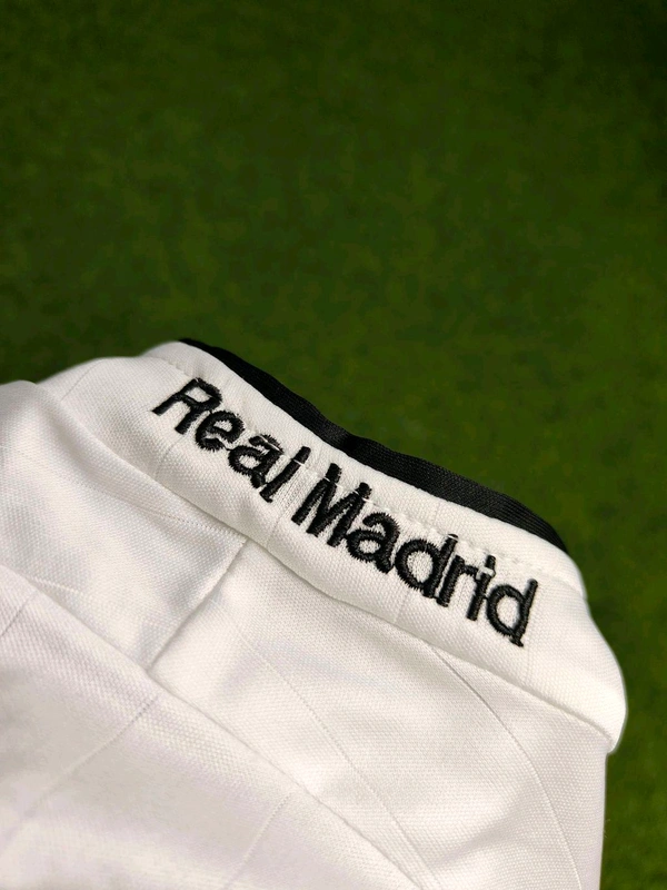 Retro Madrid 2006-07 Home Half Sleeve - M