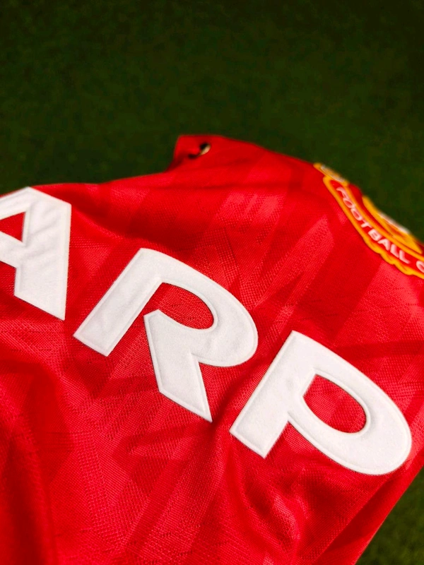 Retro Manchester United 1992-94 Home Half Sleeve  - L