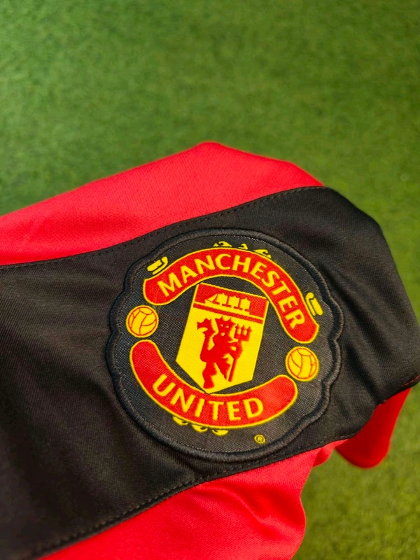 Retro Manchester United 2009-10 Home Jersey - M