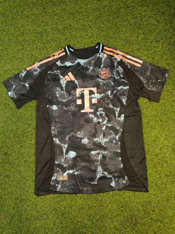 FC Bayern Munich 24/25 Away Kit Player Edition  - M
