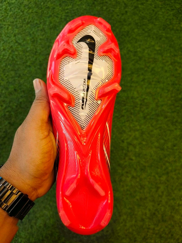 Mercurial Vapor 16 Red Colour With Less - 7.5