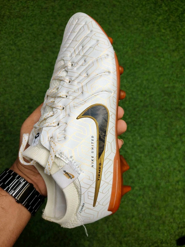 Tiempo Cream And Gold Colour Low Top