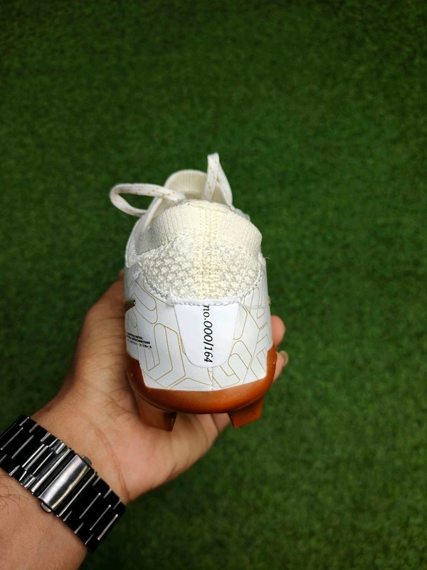 Tiempo Cream And Gold Colour Low Top - 5.5