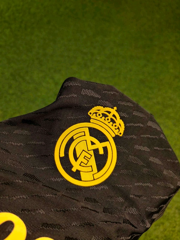 Madrid 23/24 3rd Kit Player Edition - M