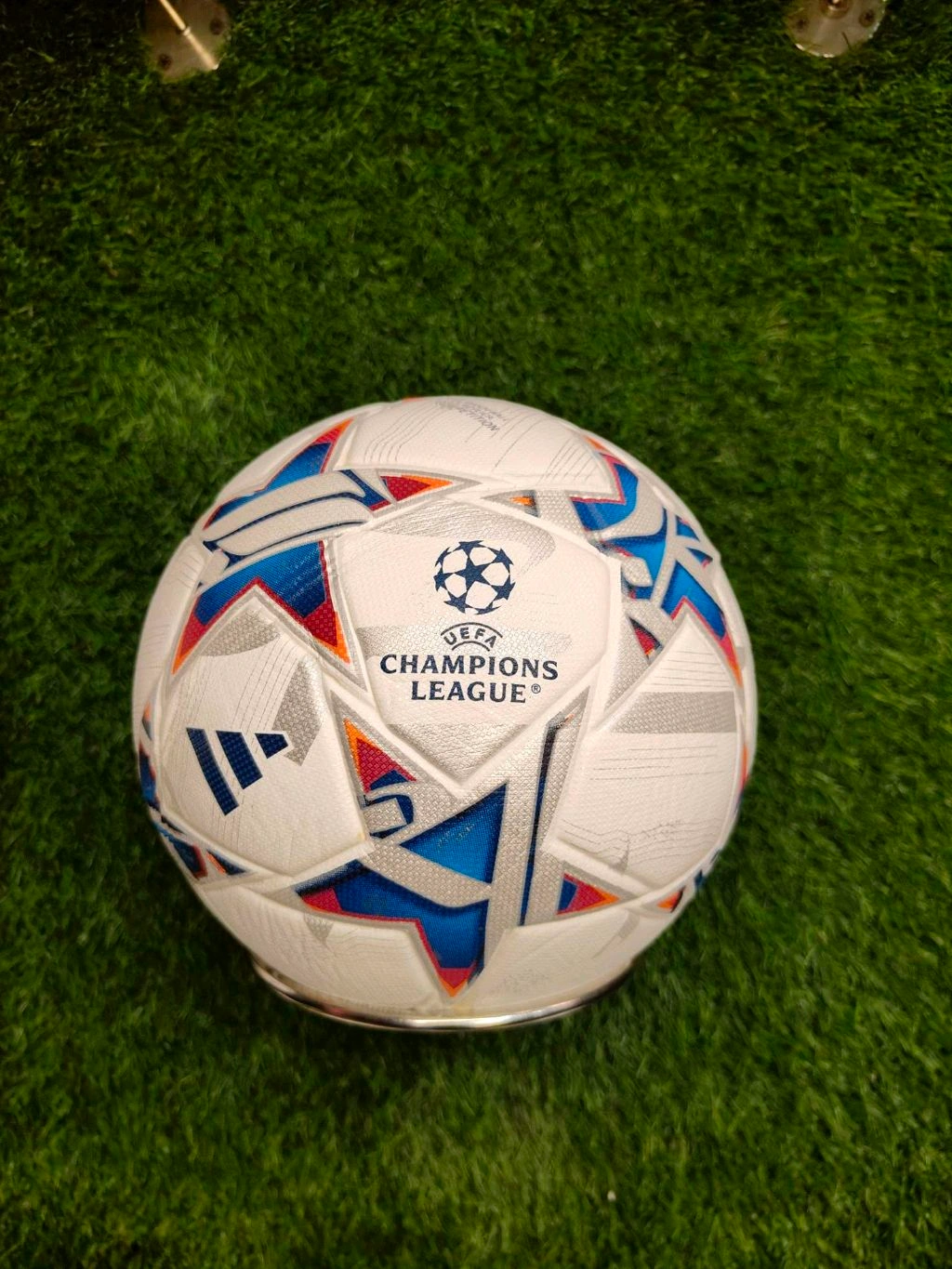 Champions League 23/24 Match Ball Replica (5 Size)