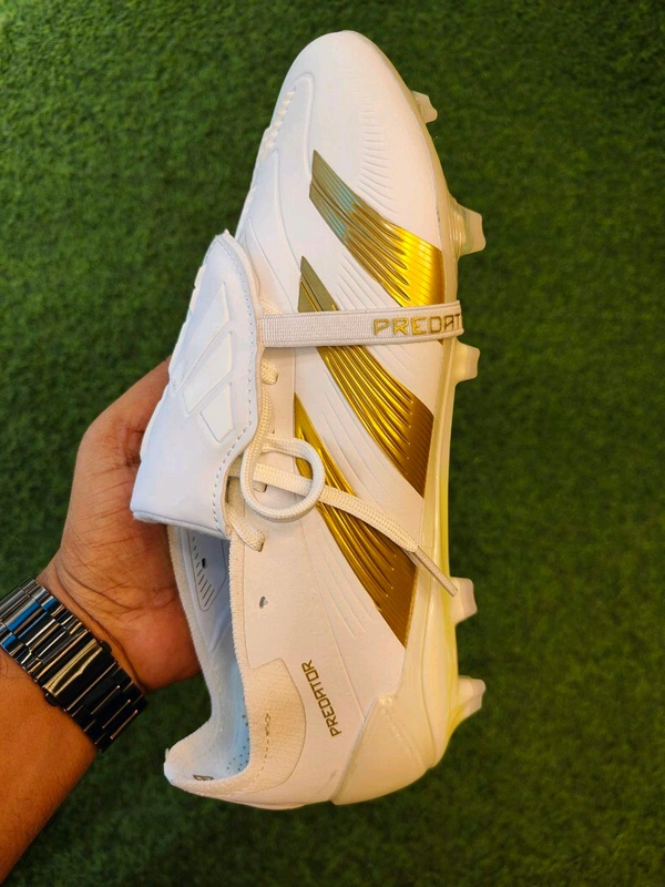 Predator Foldover Elite White And Gold Colour - 6.5