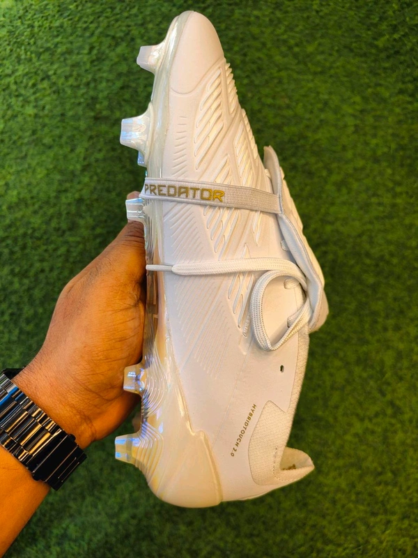 Predator Foldover Elite White And Gold Colour - 6.5