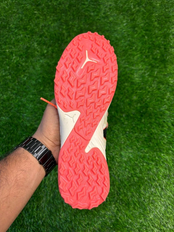 Future Cream Colour Astro/Turf Boot With Lace - 9