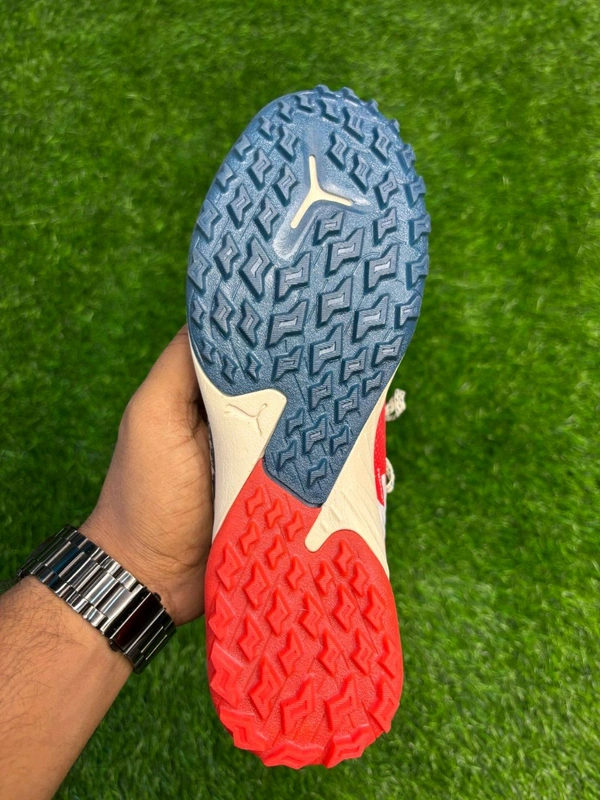 Future White And Blue Colour Astro/Turf With Lace - 6.5
