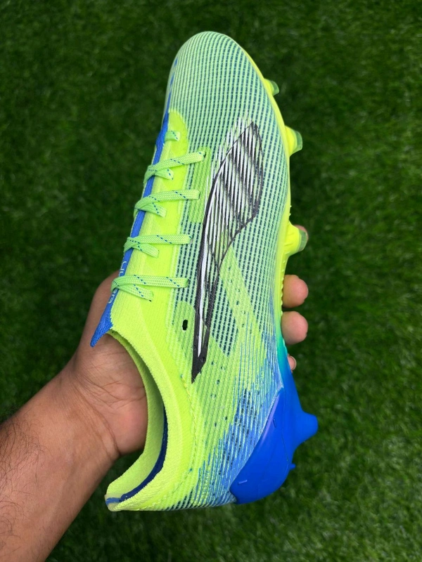 Ultra Green And Blue Colour With Lace - 6.5