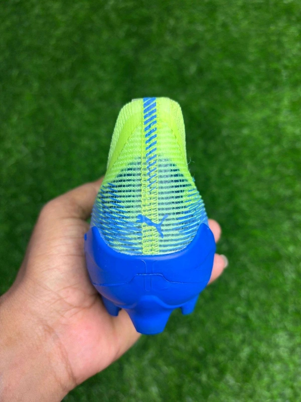 Ultra Green And Blue Colour With Lace - 6.5
