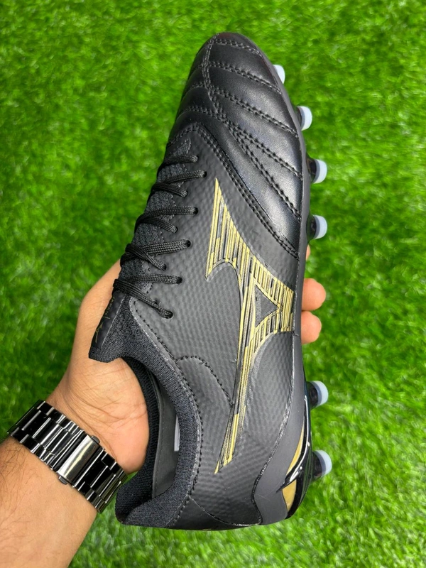Mizuno Morelia Neo Black And Gold  With Lace - 8