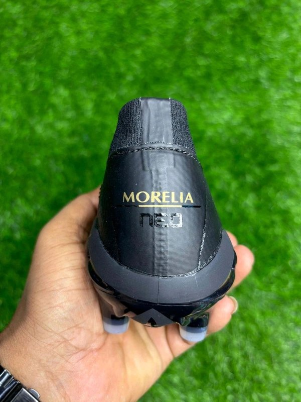 Mizuno Morelia Neo Black And Gold  With Lace - 8