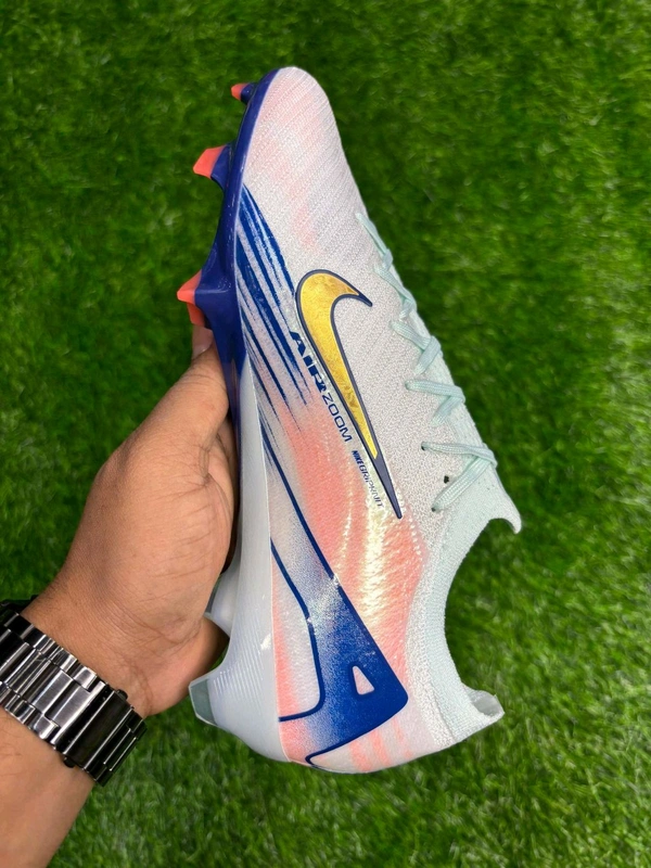 Mercurial Vapor 16 Elite Low Top CR7 Edition FG - 6