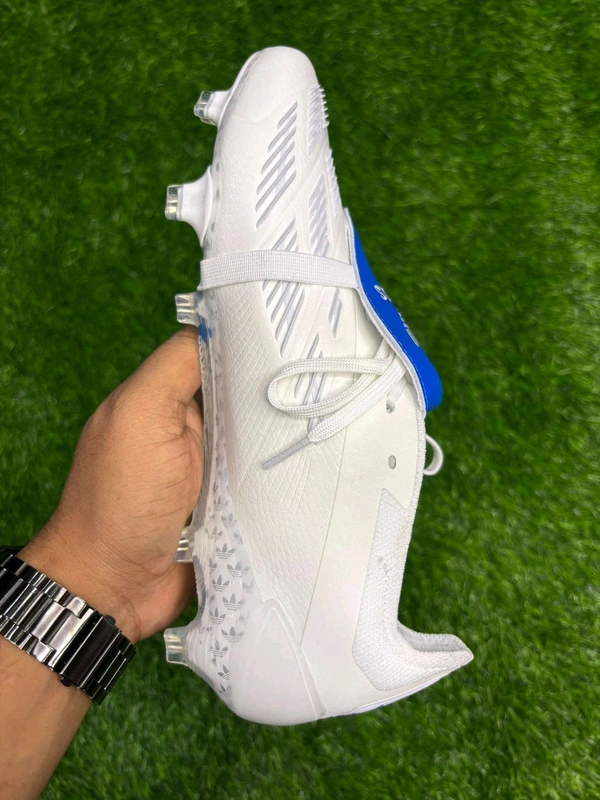 Predator Foldover Elite White And Blue FG - 6.5