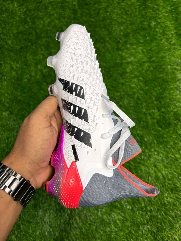 Predator Freak White High Top With Lace FG - 6.5