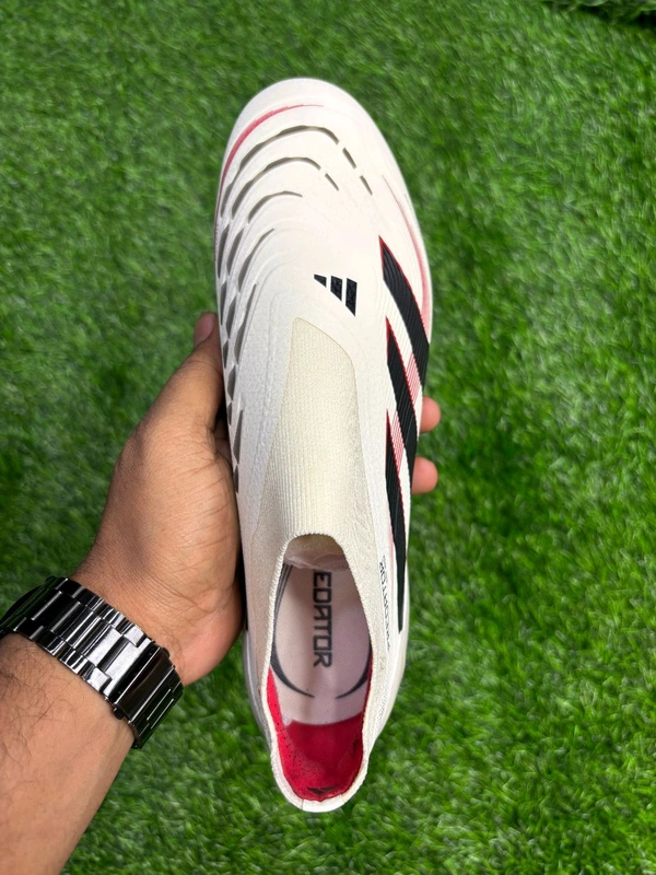 Predator Elite FG Cream Colour Without Lace - 6