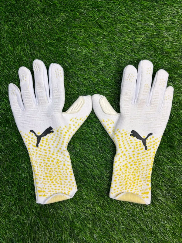 Future Ultimate White GK Gloves  - 9