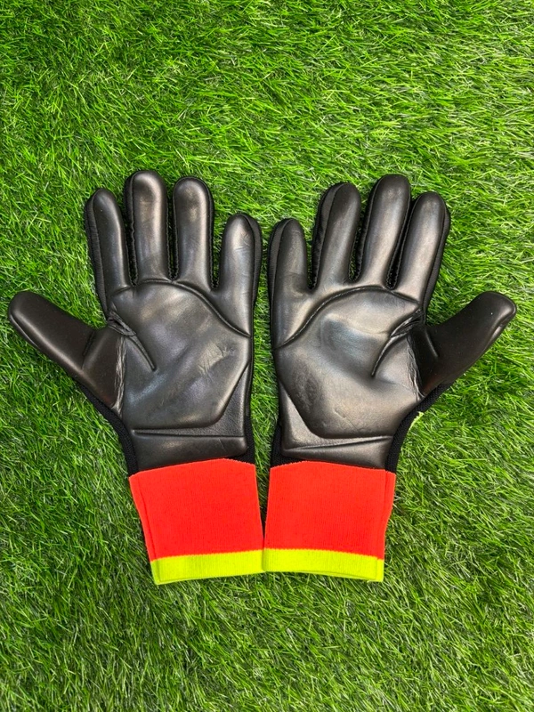 Predator Black And Red GK Gloves  - 9