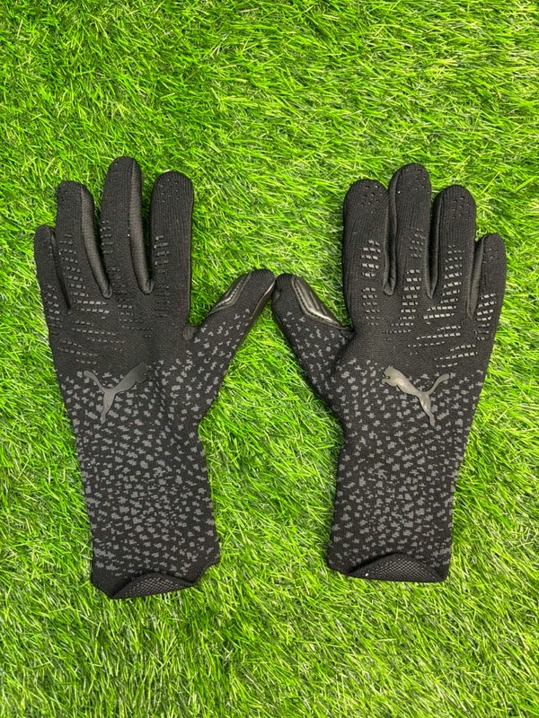 Future Ultimate Black GK Gloves  - 9